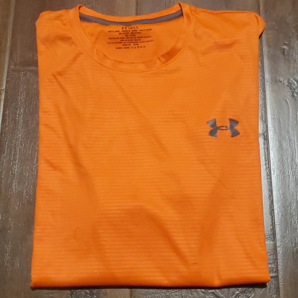 Under Armour men's large performance shirt